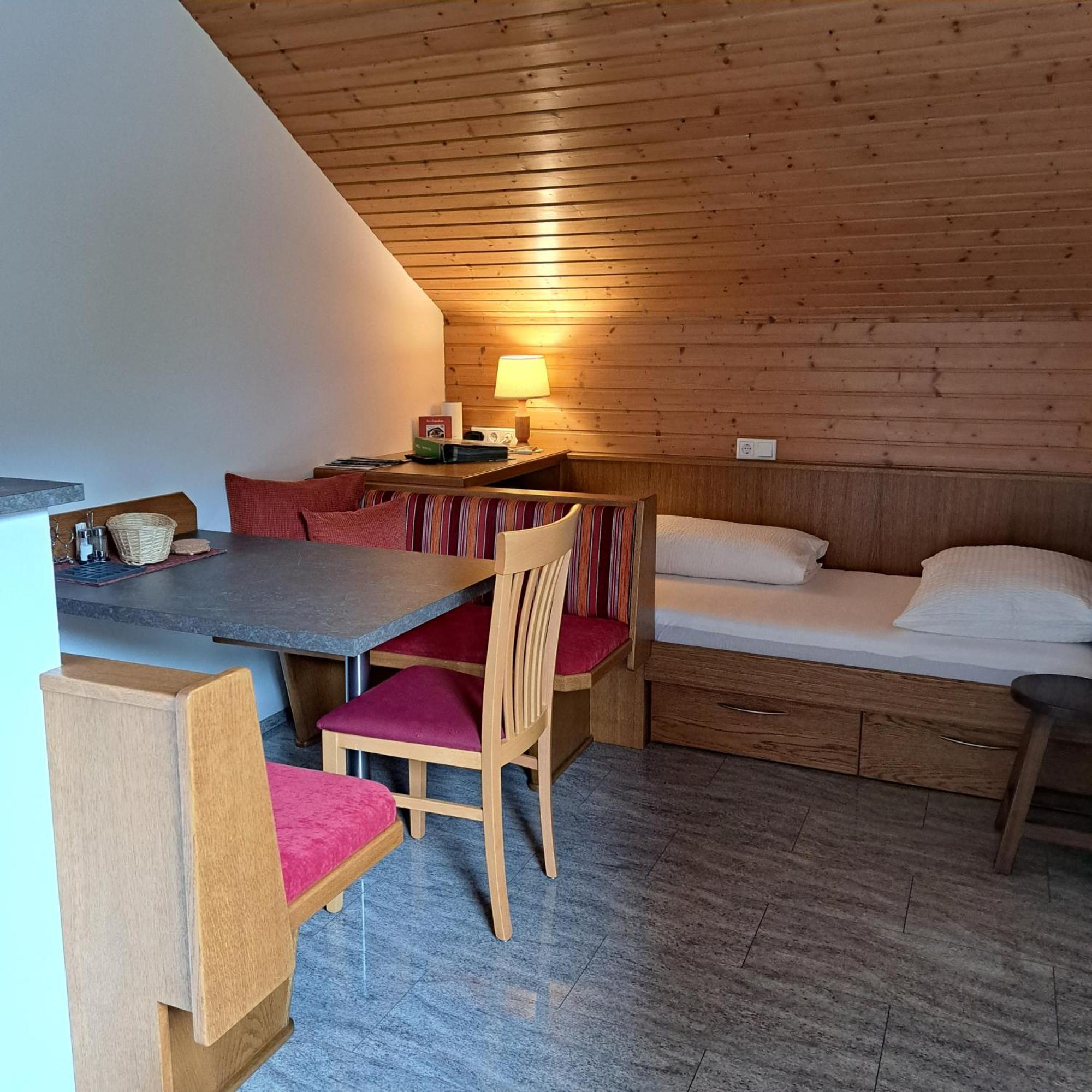 Haus Guggenberger Hotel Liesing Ngoại thất bức ảnh