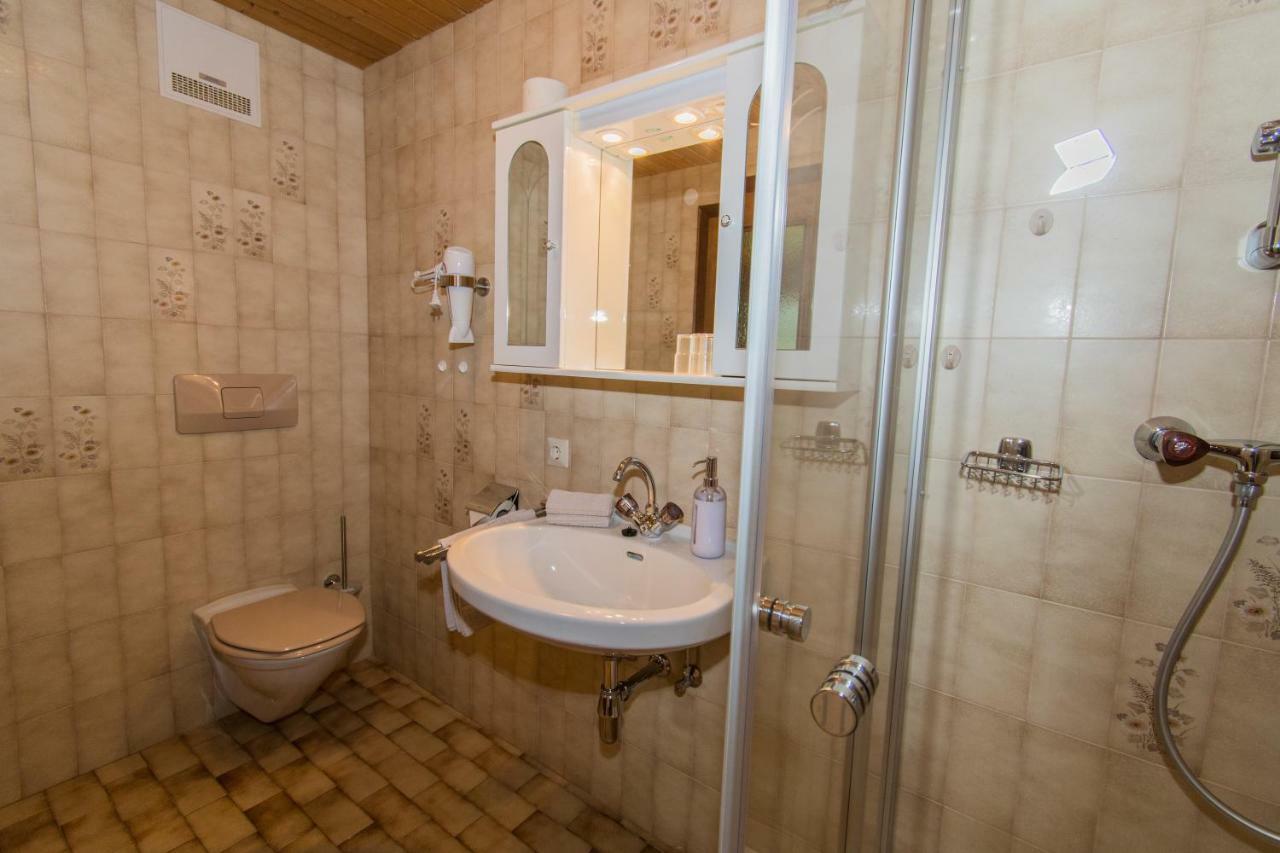 Haus Guggenberger Hotel Liesing Ngoại thất bức ảnh